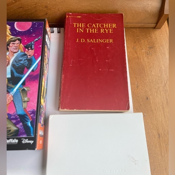 🫠 POP CULTURE BUNDLE Beatles White Album Catcher in the Rye unopened puzzle - Picture 5 of 10